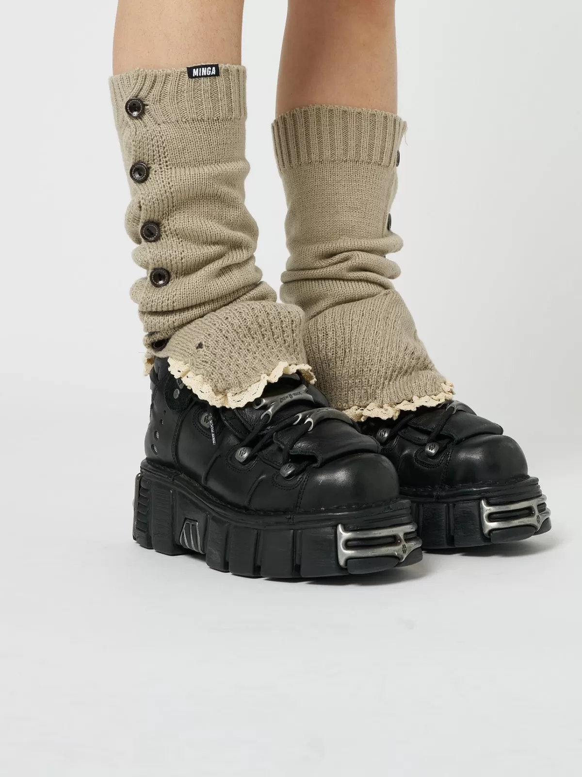 Outlet Minga London Zeva Buttoned Leg Warmers Beige